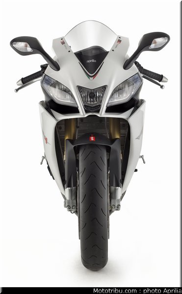 aprilia_rsv4r_aprc_2011_039