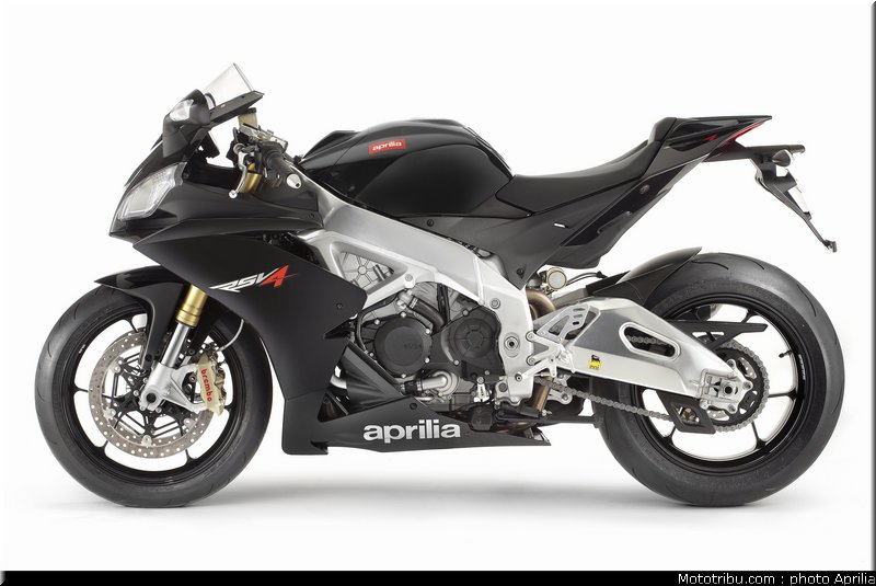 aprilia_rsv4r_aprc_2011_041