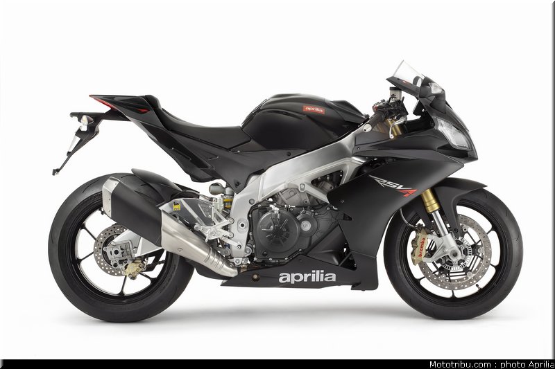 aprilia_rsv4r_aprc_2011_042