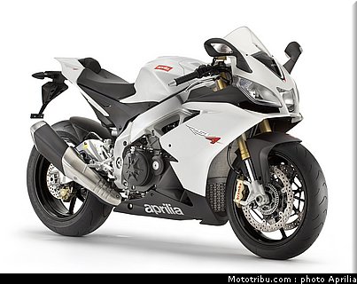 aprilia_rsv4r_aprc_2011_033.jpg
