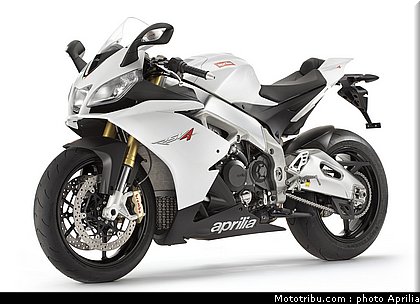 aprilia_rsv4r_aprc_2011_035.jpg
