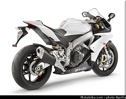 aprilia_rsv4r_aprc_2011_036.jpg