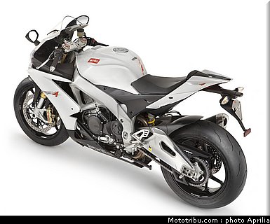 aprilia_rsv4r_aprc_2011_037.jpg