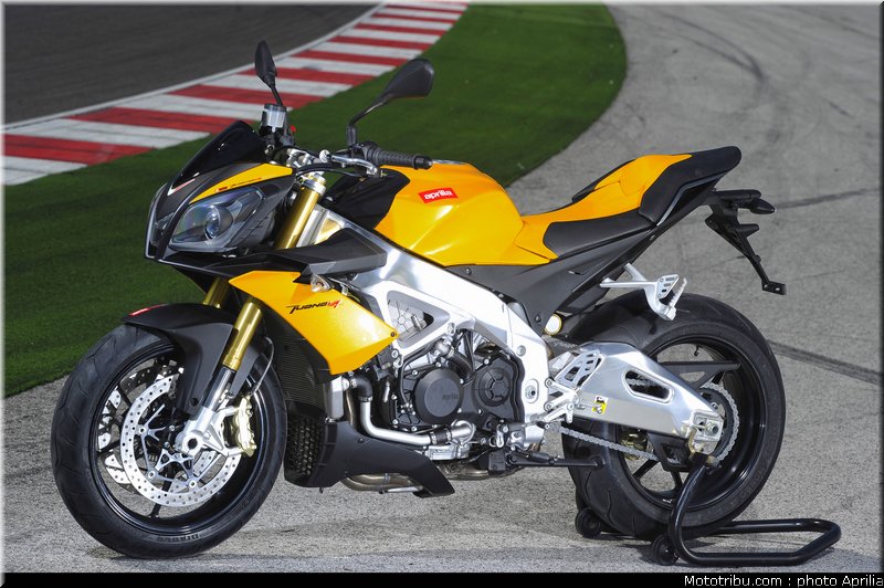aprilia_v4_tuono_2011_0065