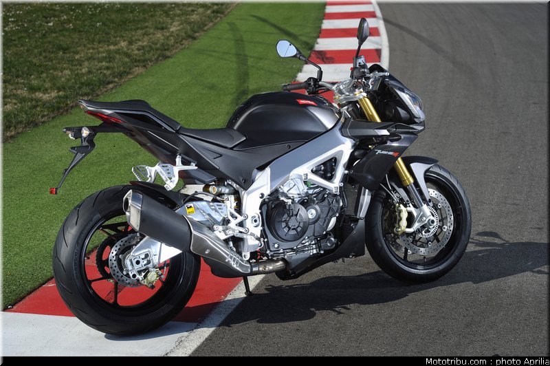 aprilia_v4_tuono_2011_0070