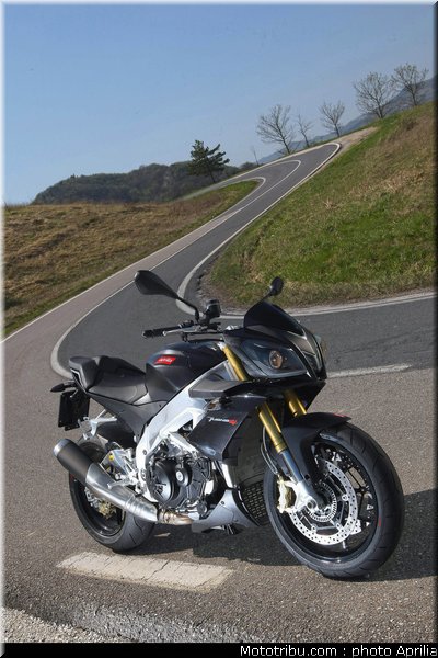 aprilia_v4_tuono_2011_0074