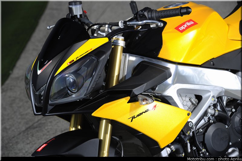aprilia_v4_tuono_2011_0081