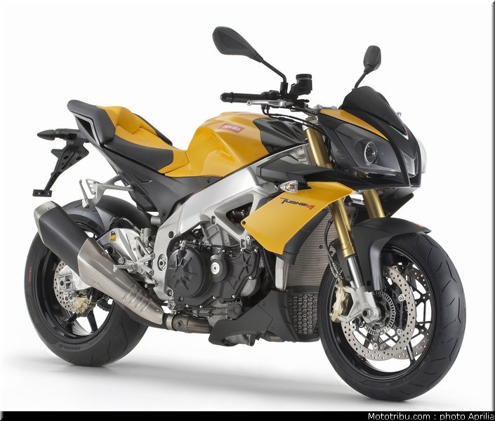 aprilia_v4_tuono_2011_0085