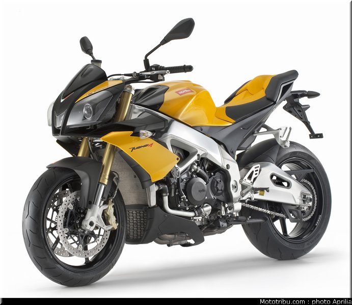 aprilia_v4_tuono_2011_0086