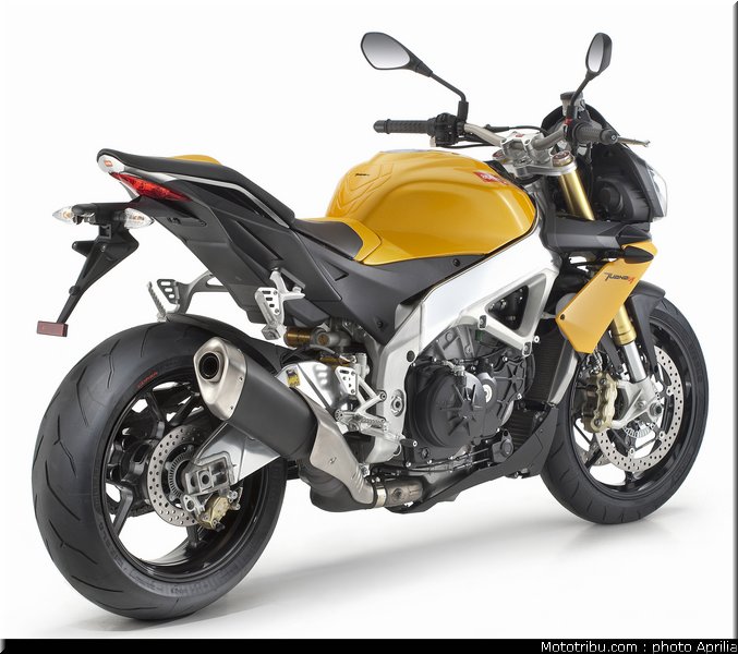 aprilia_v4_tuono_2011_0087