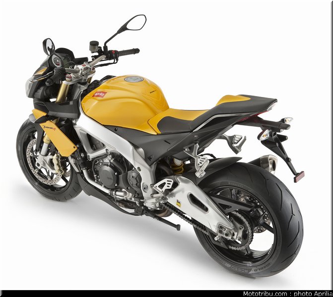 aprilia_v4_tuono_2011_0088