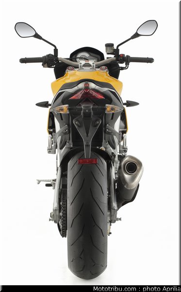 aprilia_v4_tuono_2011_0090