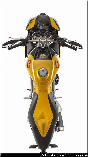 aprilia_v4_tuono_2011_0091