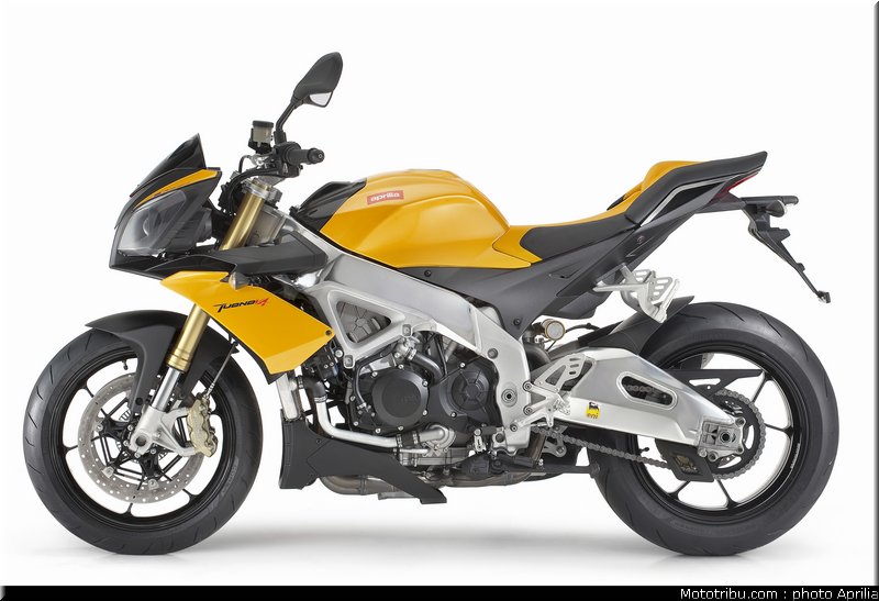 aprilia_v4_tuono_2011_0093