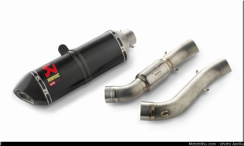 aprilia_v4_tuono_2011_0104