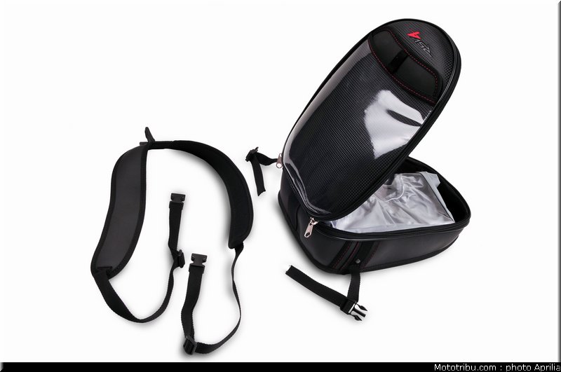 aprilia_v4_tuono_2011_0113