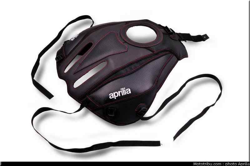 aprilia_v4_tuono_2011_0114