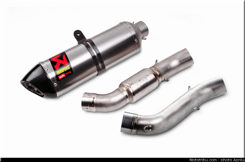 aprilia_v4_tuono_2011_0115