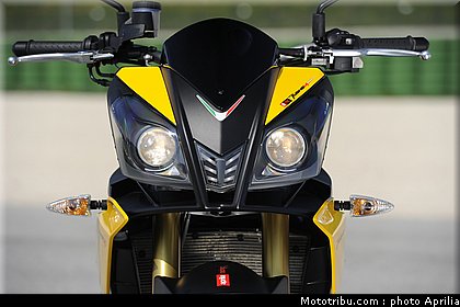 aprilia_v4_tuono_2011_0078.jpg