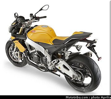 aprilia_v4_tuono_2011_0088.jpg