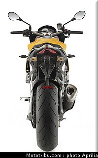 aprilia_v4_tuono_2011_0090.jpg