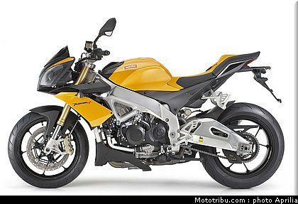 aprilia_v4_tuono_2011_0093.jpg