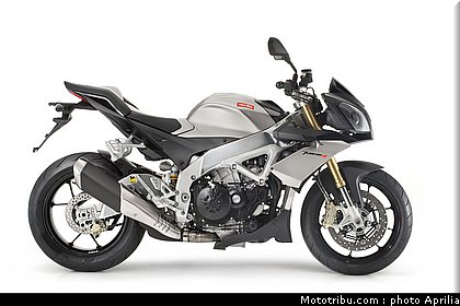 aprilia_v4_tuono_2011_0096.jpg