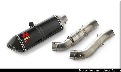 aprilia_v4_tuono_2011_0104.jpg