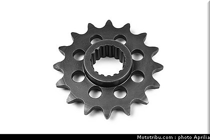 aprilia_v4_tuono_2011_0108.jpg