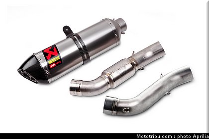 aprilia_v4_tuono_2011_0115.jpg