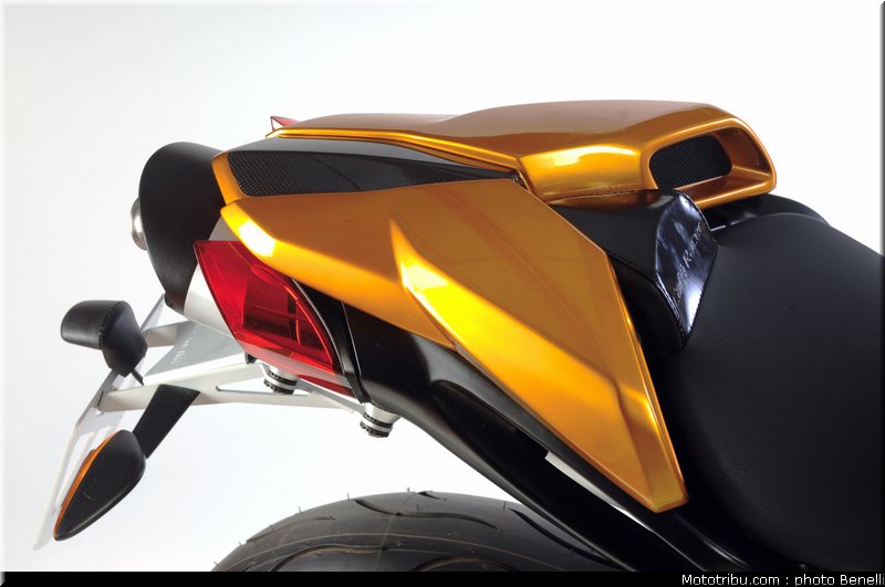 benelli_cafe_racer_1130_1_2011
