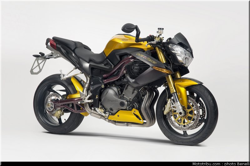 benelli_cafe_racer_899_4_2011