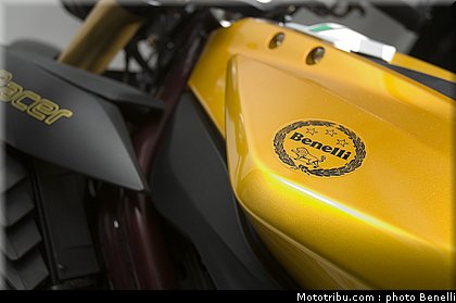 benelli_cafe_racer_1130_3_2011.jpg