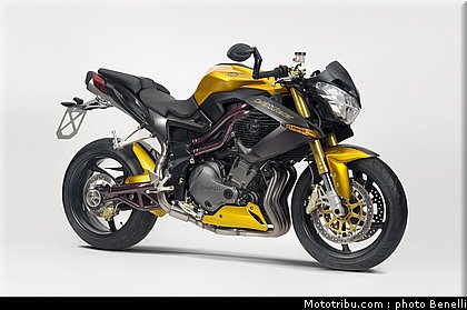 benelli_cafe_racer_899_4_2011.jpg