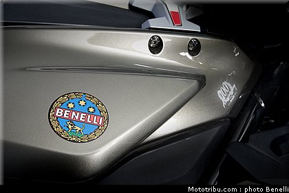 benelli_centenario_racer_899_1_2011.jpg