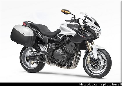 benelli_trek_899_1130_4_2011.jpg