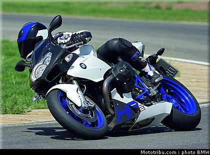 bmw_2008_hp2_sport_002.jpg