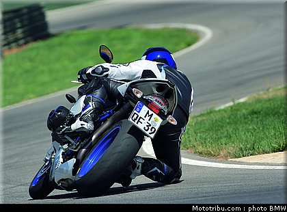 bmw_2008_hp2_sport_006.jpg