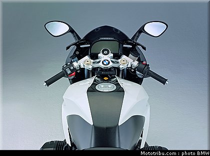 bmw_2008_hp2_sport_026.jpg