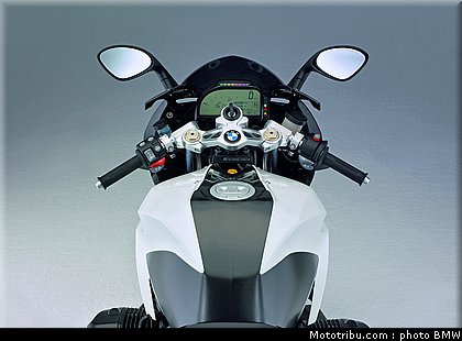 bmw_2008_hp2_sport_027.jpg
