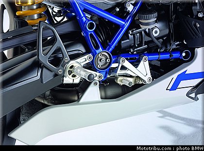 bmw_2008_hp2_sport_030.jpg