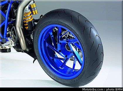 bmw_2008_hp2_sport_033.jpg