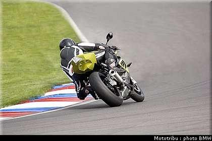 bmw_s1000rr_2009_005.jpg