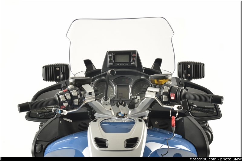 bmw_2012_r1200rt_gendarmerie_003