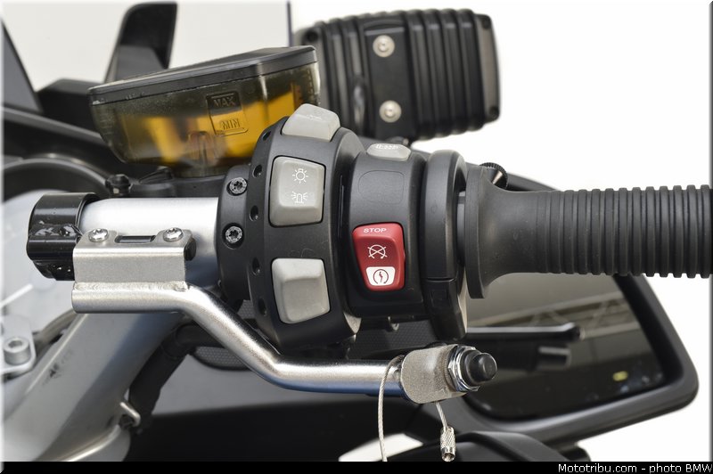 bmw_2012_r1200rt_gendarmerie_005