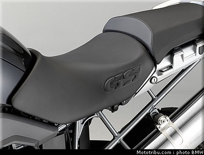 bmw_2012_r_1200_gs_triple_black_1.jpg