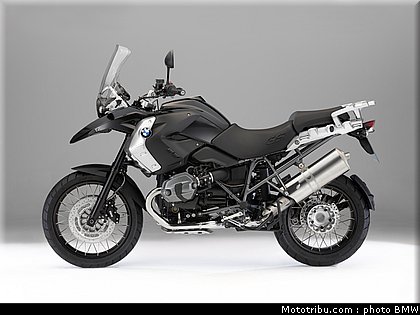 bmw_2012_r_1200_gs_triple_black_3.jpg