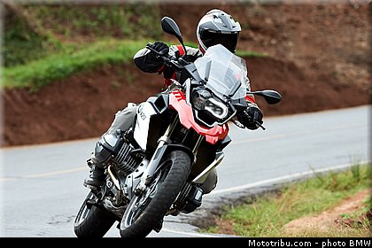 action_001_bmw_r_1200_gs_2013.jpg