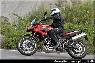 bmw_2013_f_700_gs_10.jpg