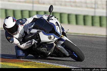 bmw_2013_hp4_001.jpg